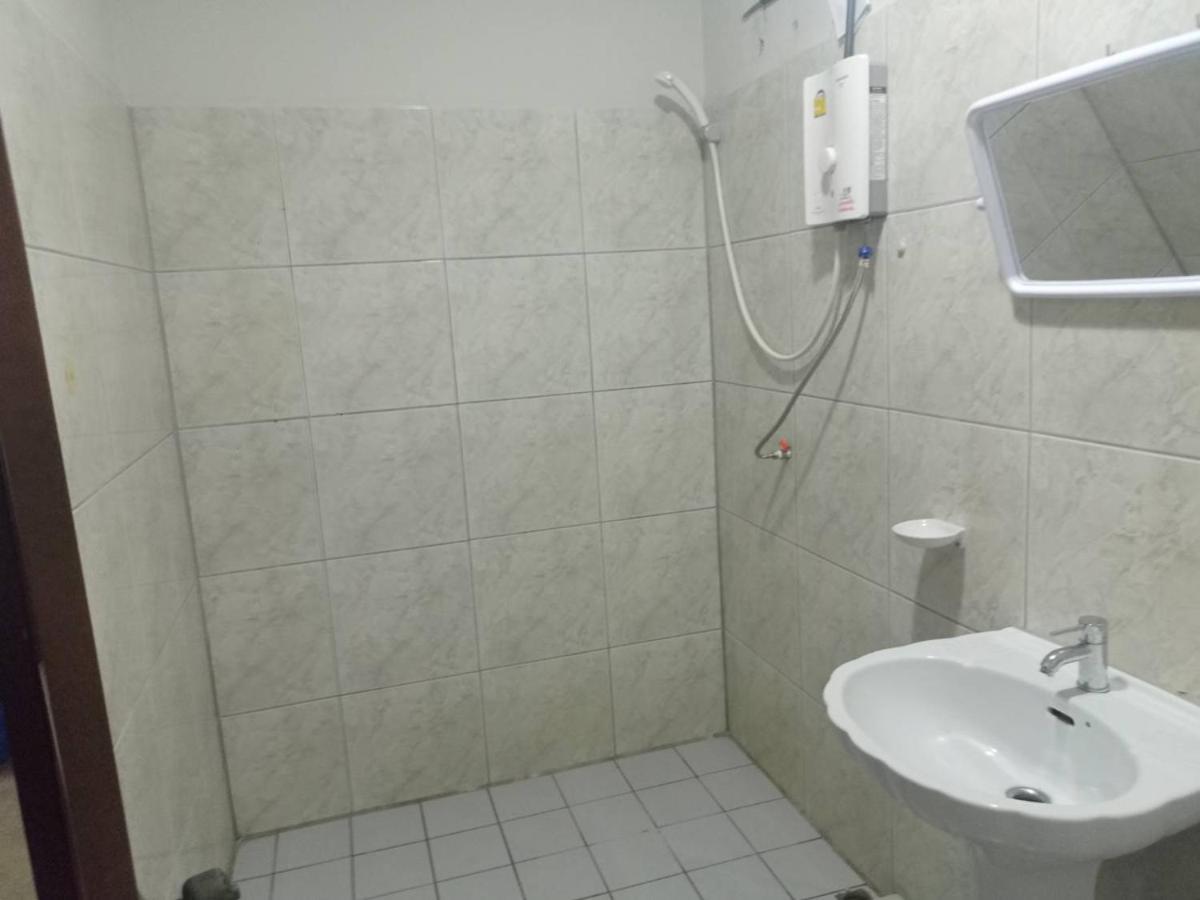 Pluemchai Guesthouse Джомтьєн-Біч Екстер'єр фото
