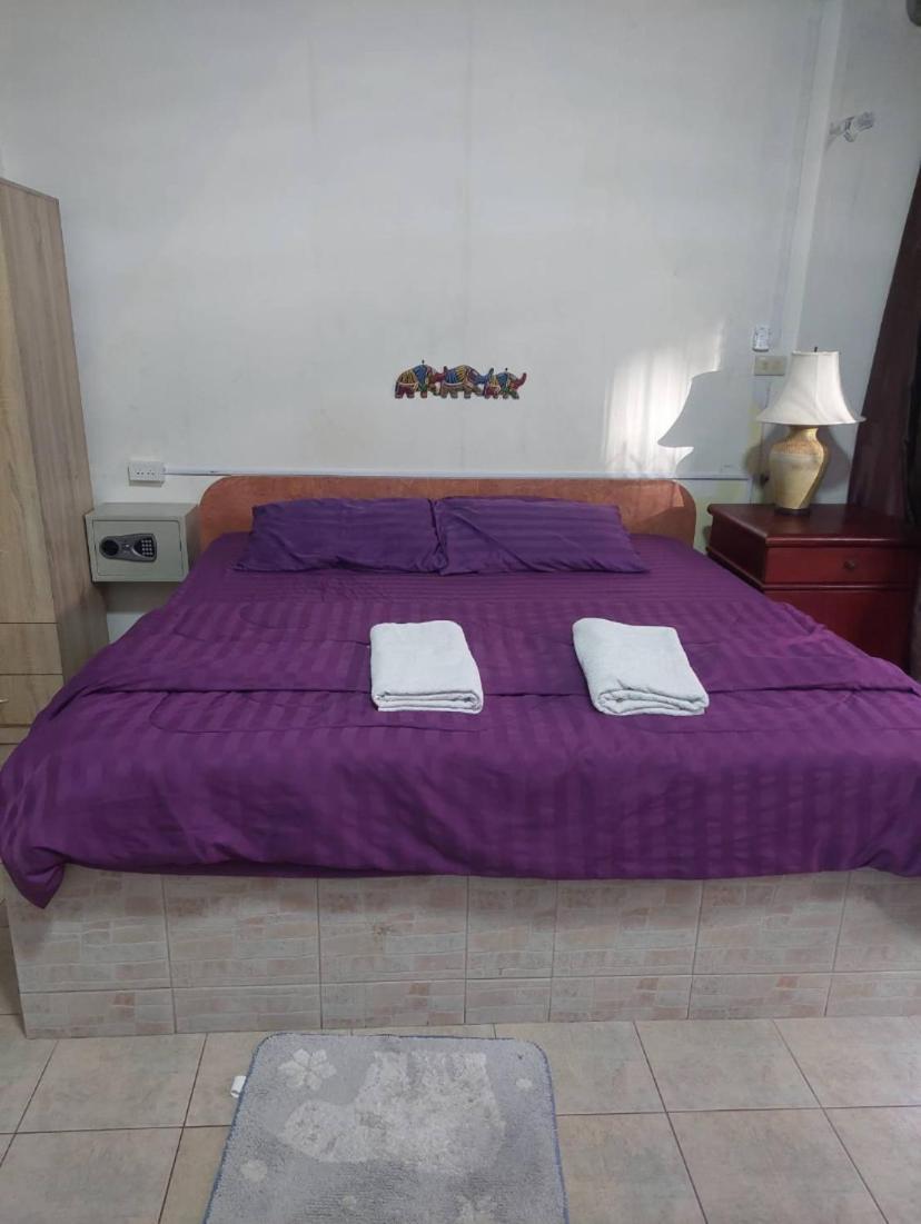 Pluemchai Guesthouse Джомтьєн-Біч Екстер'єр фото