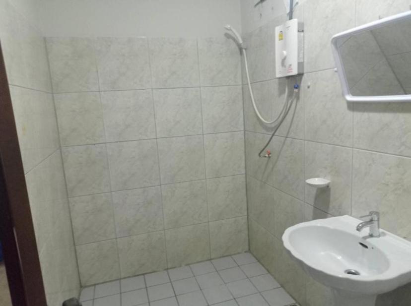 Pluemchai Guesthouse Джомтьєн-Біч Екстер'єр фото